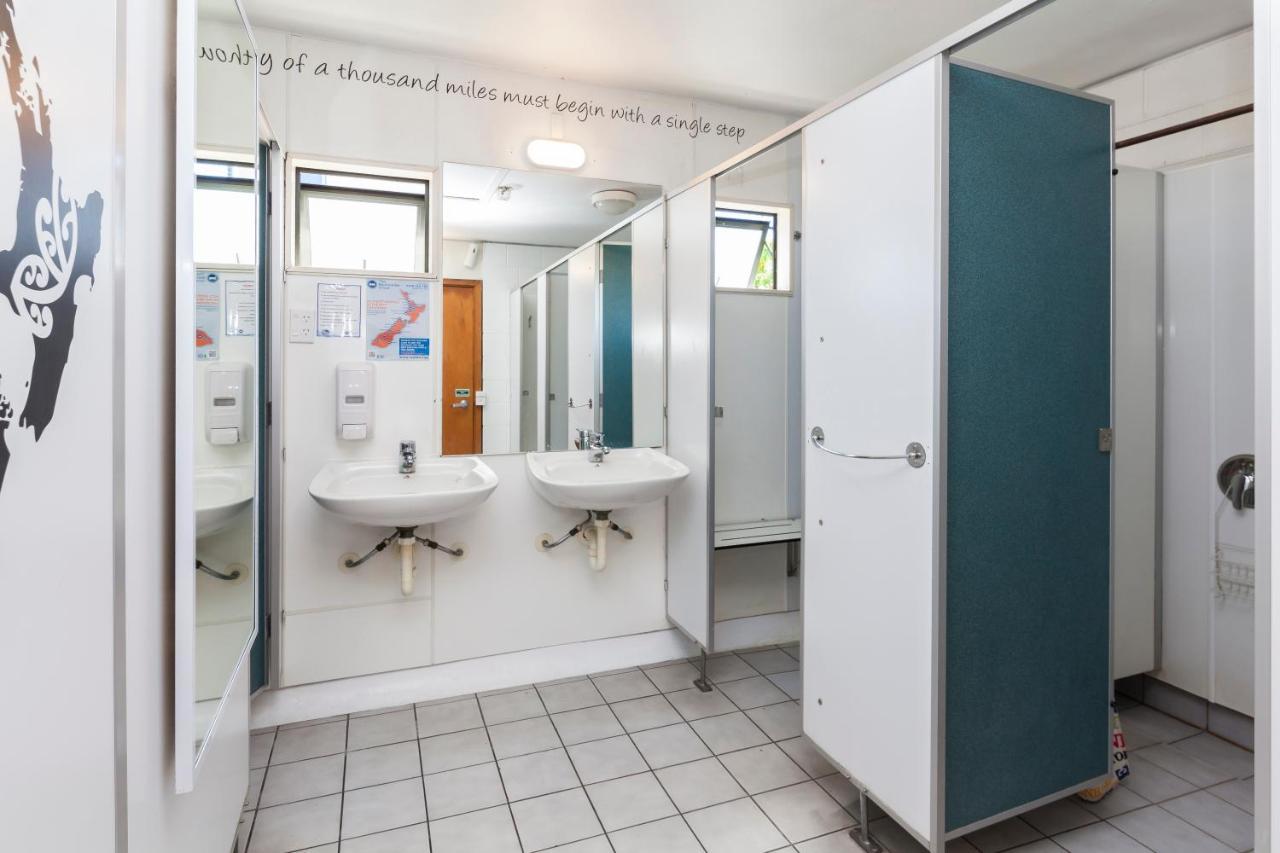 Hostel Around The World Backpackers *
